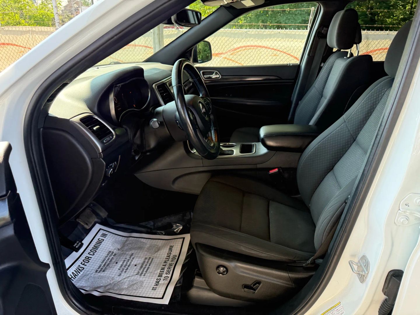 2018 Jeep Grand Cherokee - Image 15