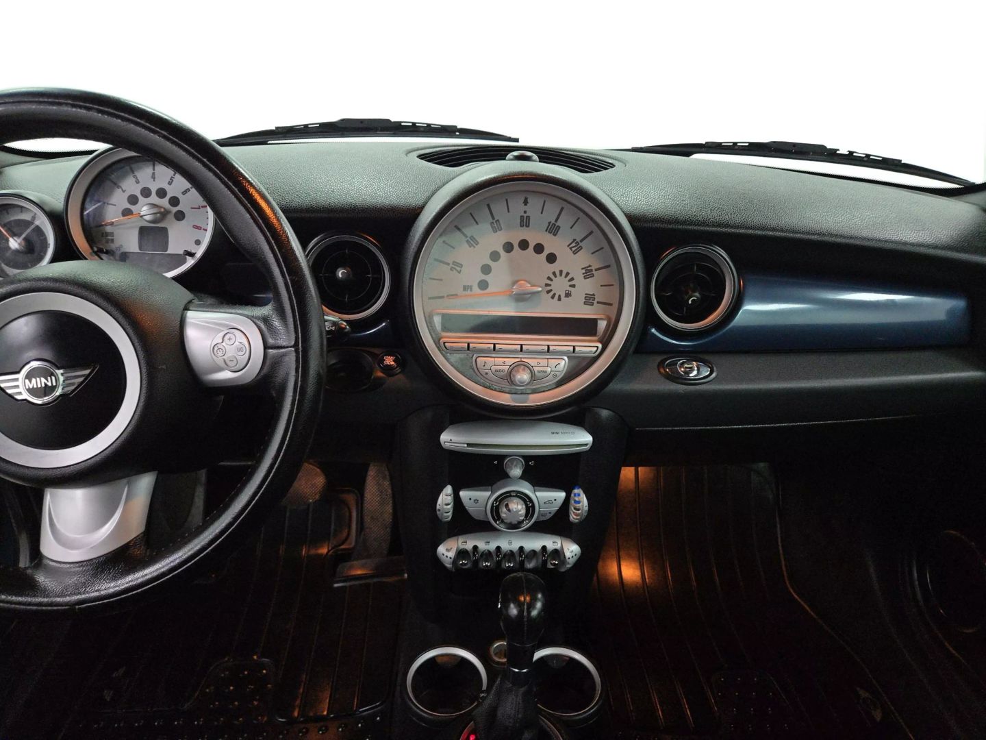 2010 Mini Convertible - Image 13