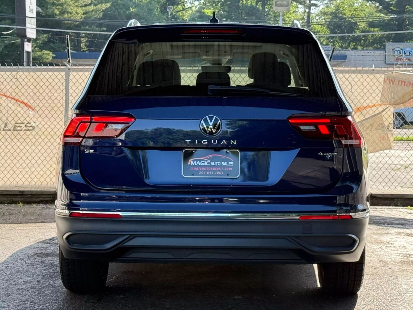 2022 Volkswagen Tiguan - Image 10