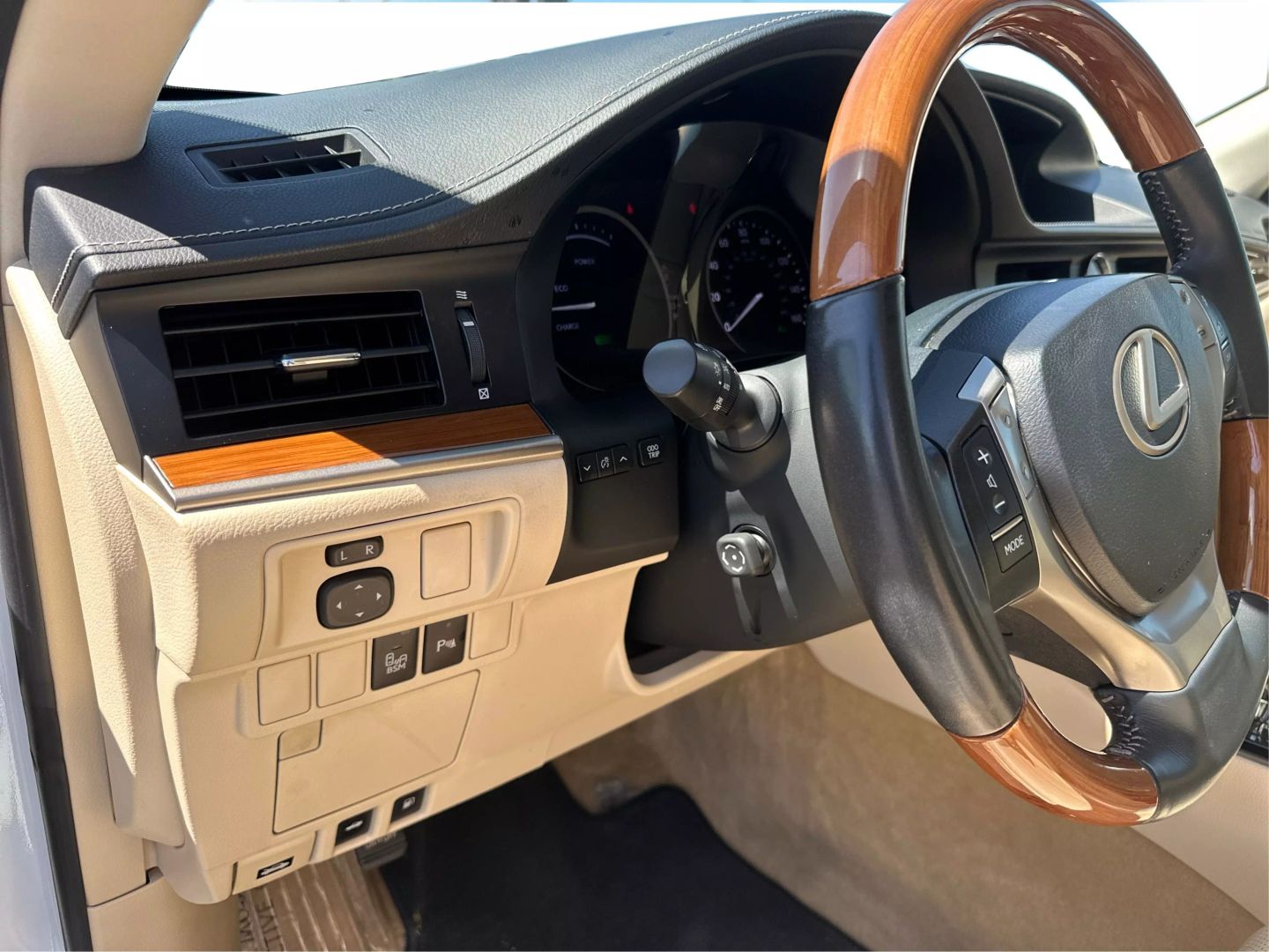 2013 LEXUS ES SEDAN 4-CYL, HYBRID, 2.5 LITER ES 300H SEDAN 4D