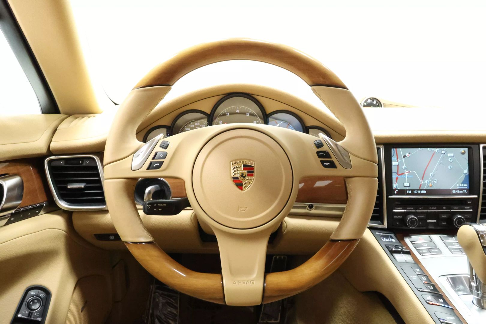 2014 Porsche Panamera - Image 22
