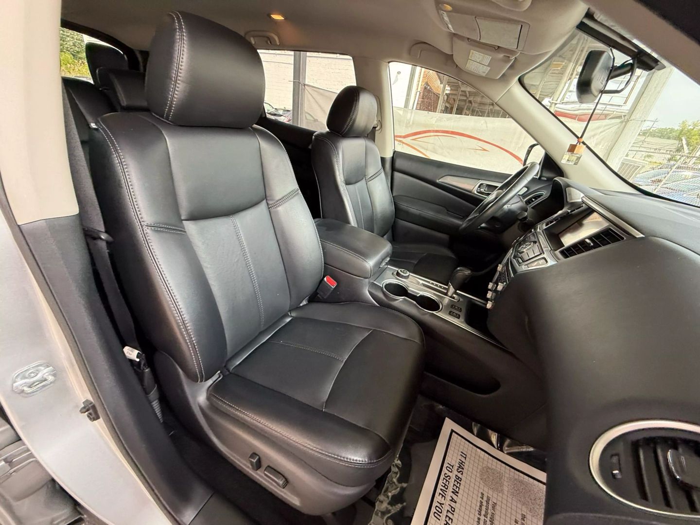 2017 Nissan Pathfinder - Image 27