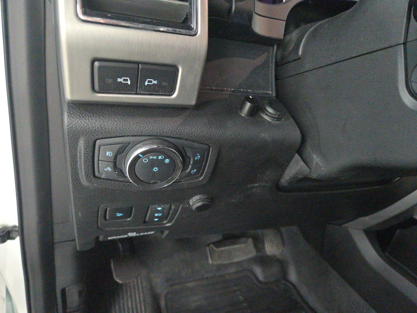 2021 Ford F450 Super Duty Crew Cab - Image 18