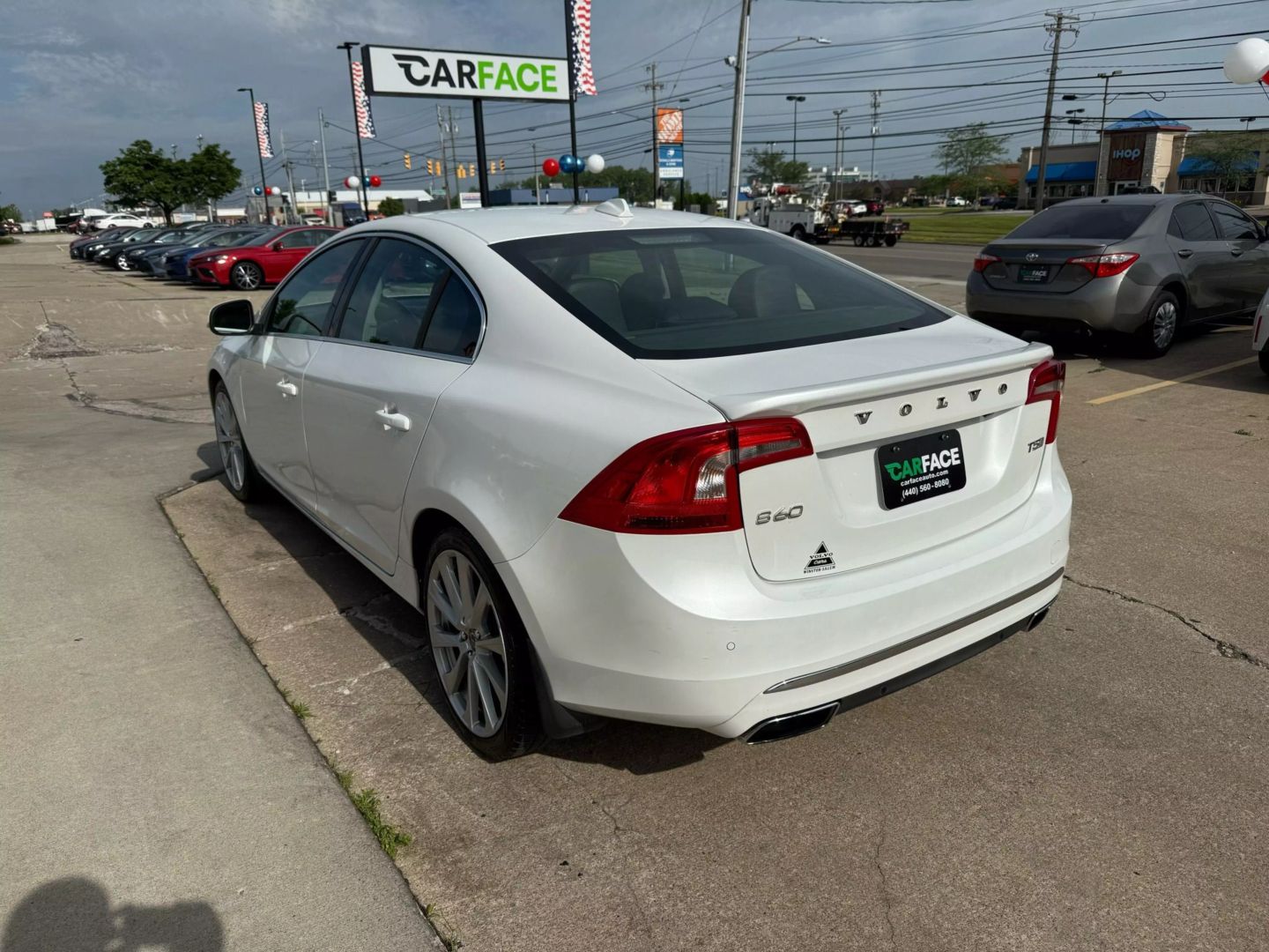 2016 Volvo S60 - Image 8