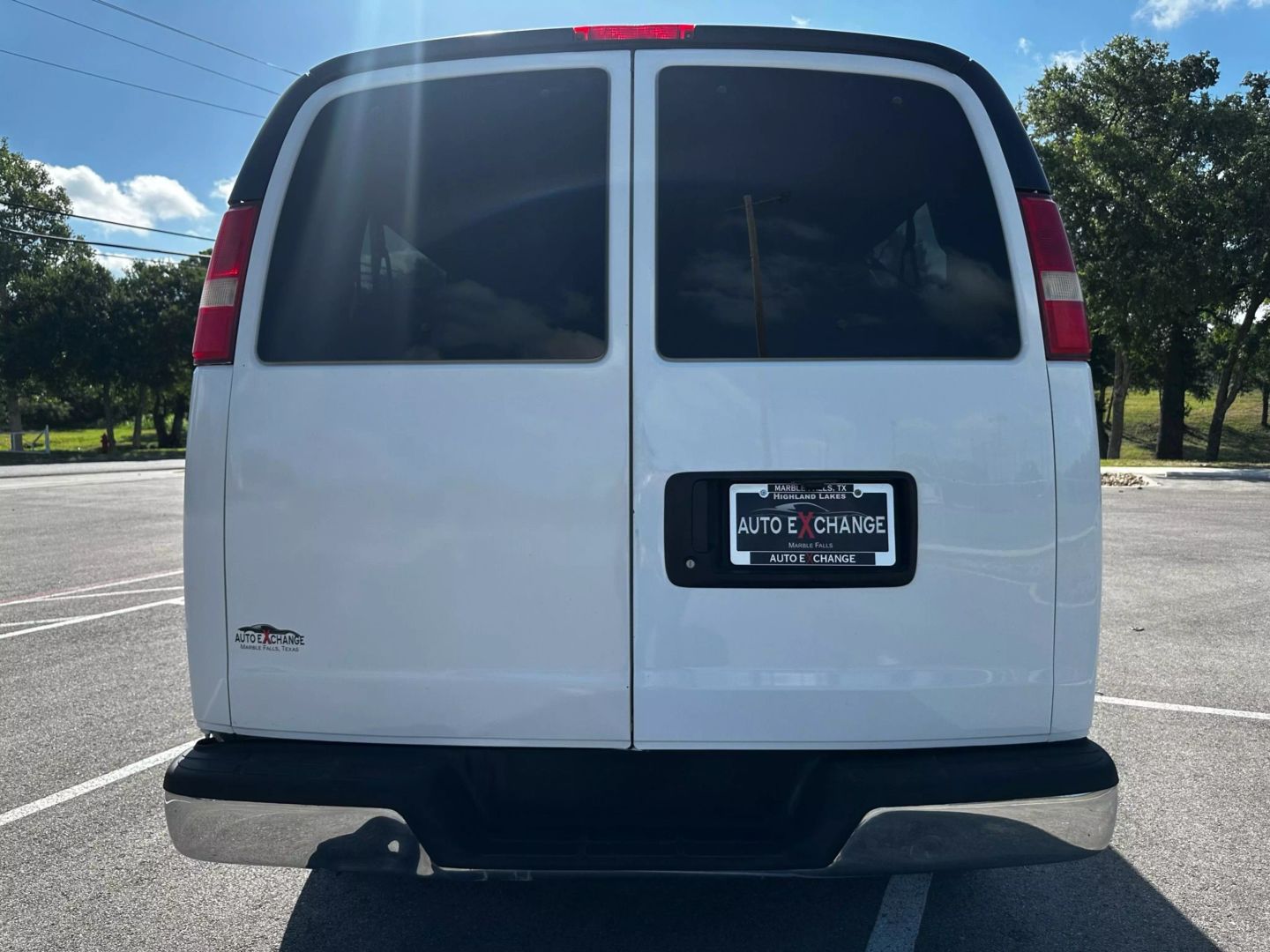 2014 Chevrolet Express 3500 Passenger - Image 11