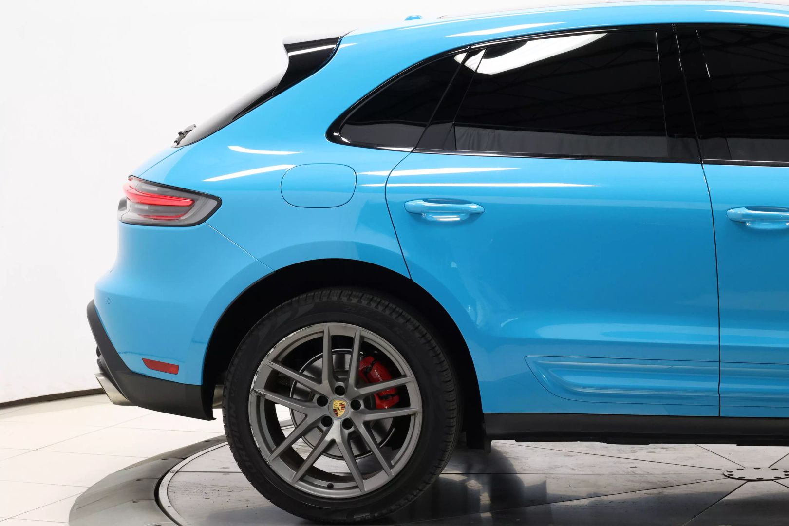 2022 Porsche Macan - Image 61