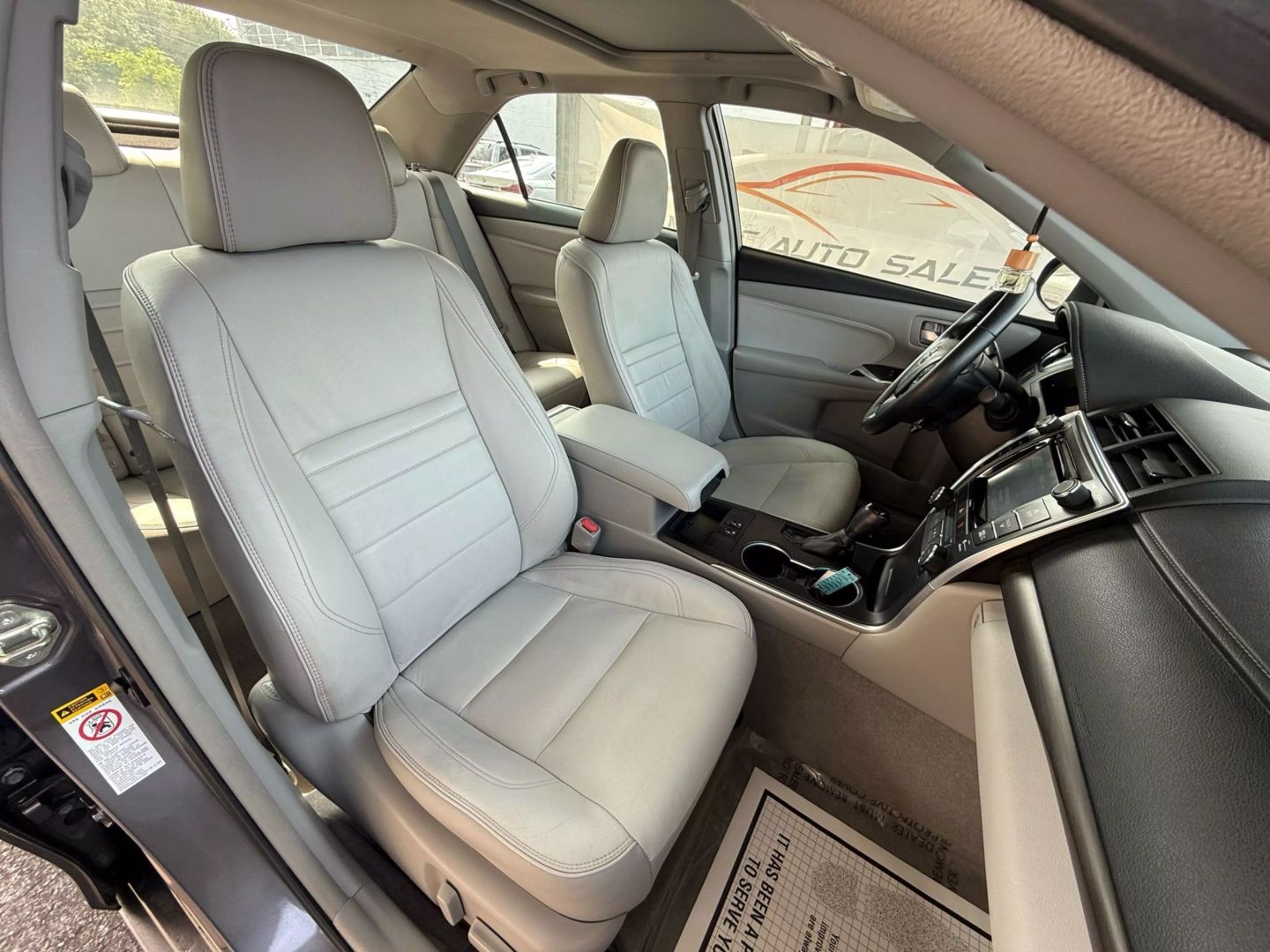 2016 Toyota Camry - Image 26