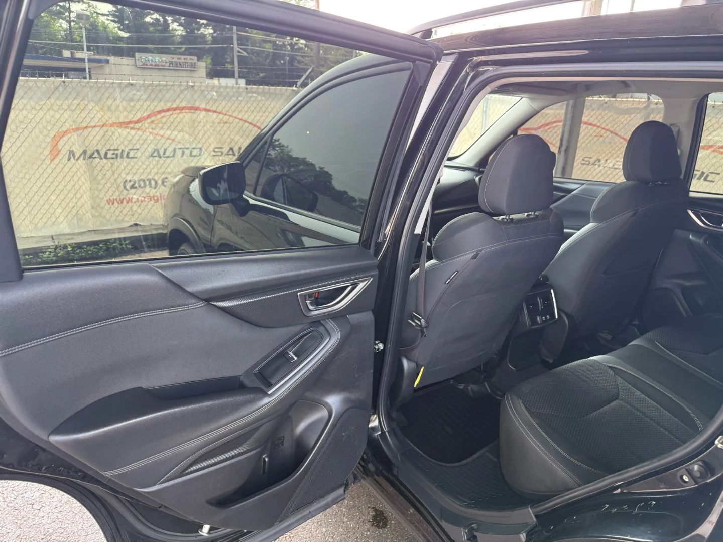 2020 Subaru Forester - Image 17