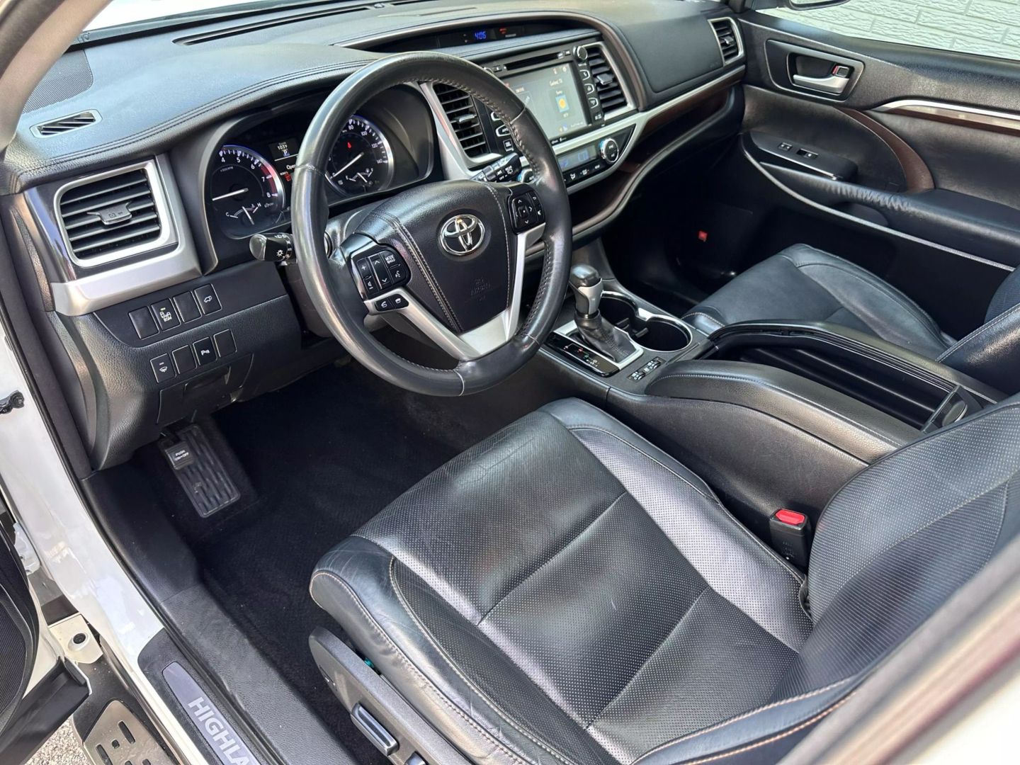 2014 Toyota Highlander - Image 12