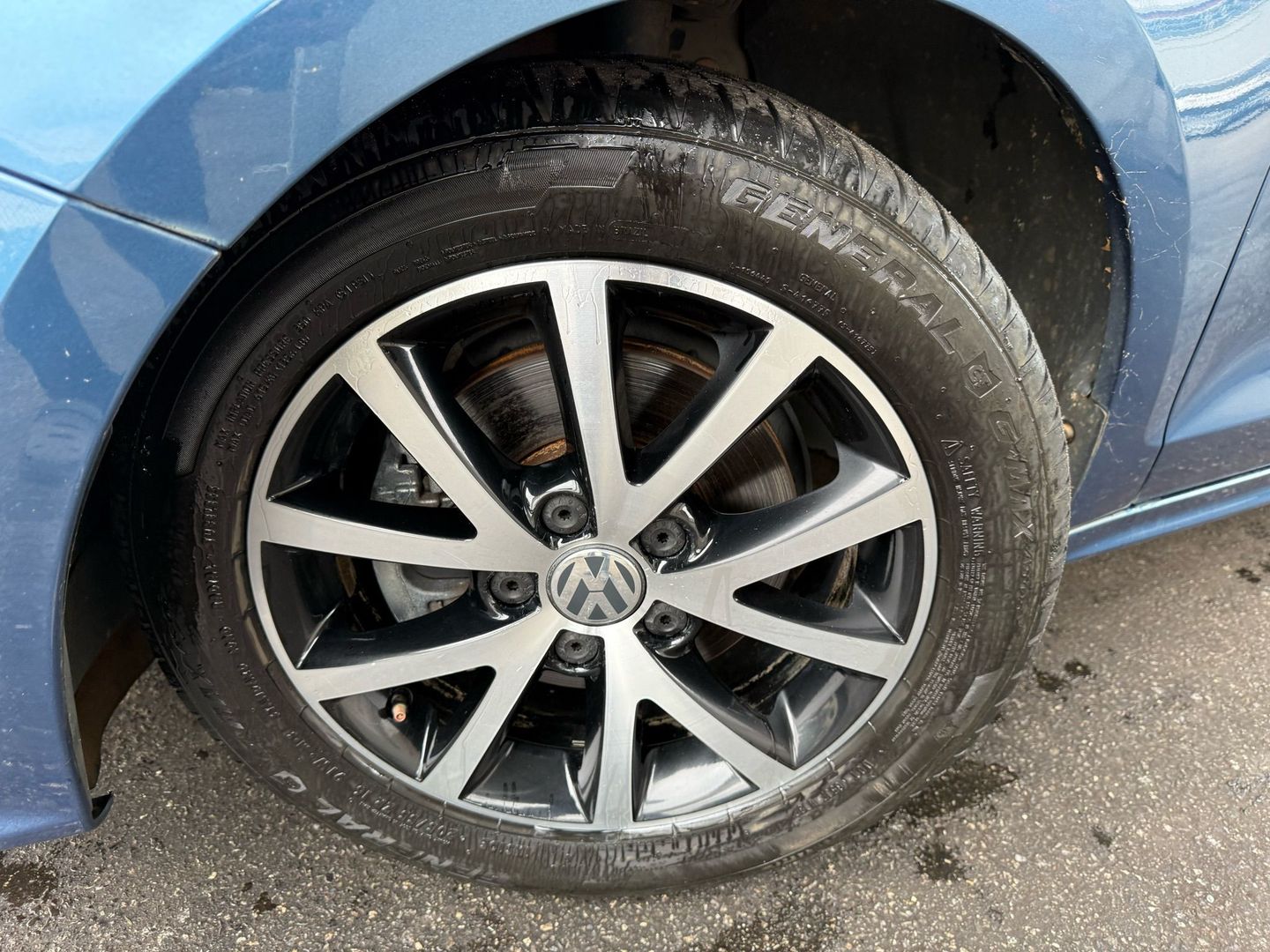 2017 Volkswagen Jetta - Image 40