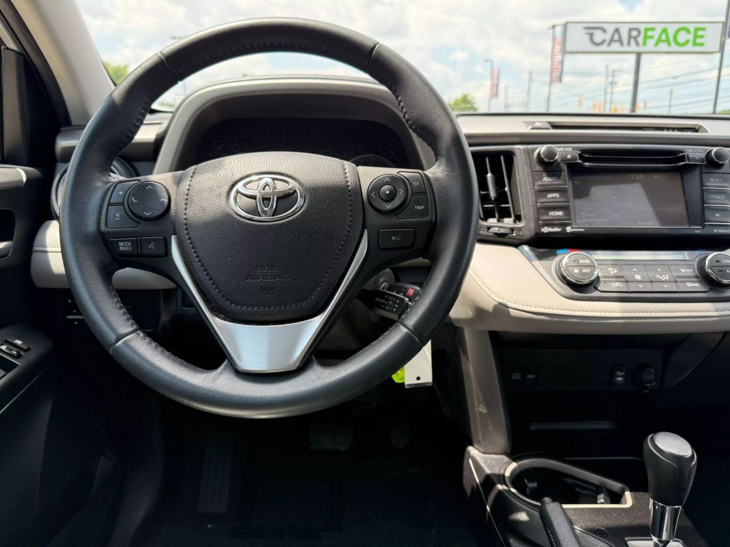 2017 Toyota Rav4 - Image 28