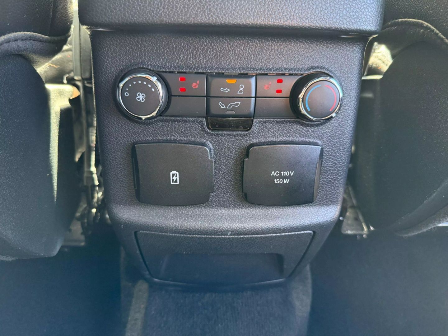 2019 Ford Explorer - Image 29