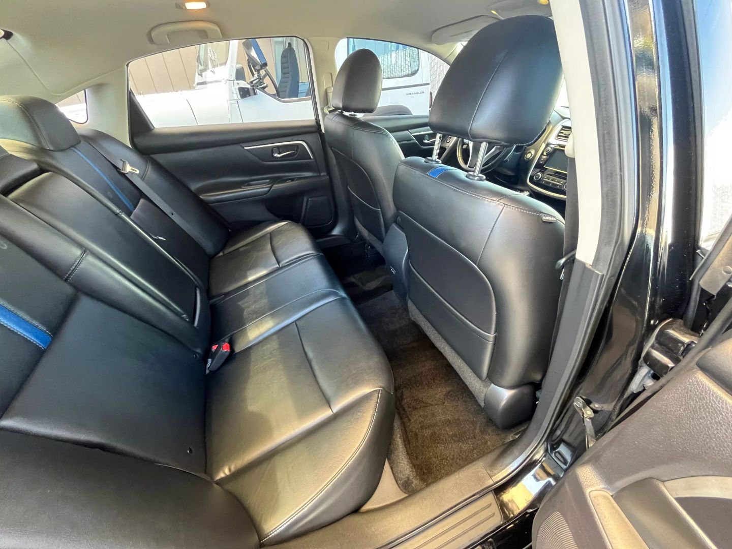 2018 Nissan Altima  Vin: 1n4al3ap7jc298898 Stock Id: 298898 - Image 17