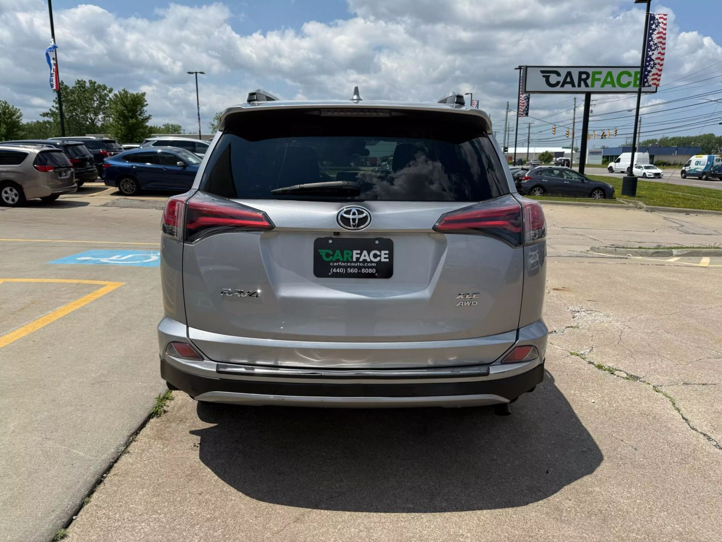 2017 Toyota Rav4 - Image 10