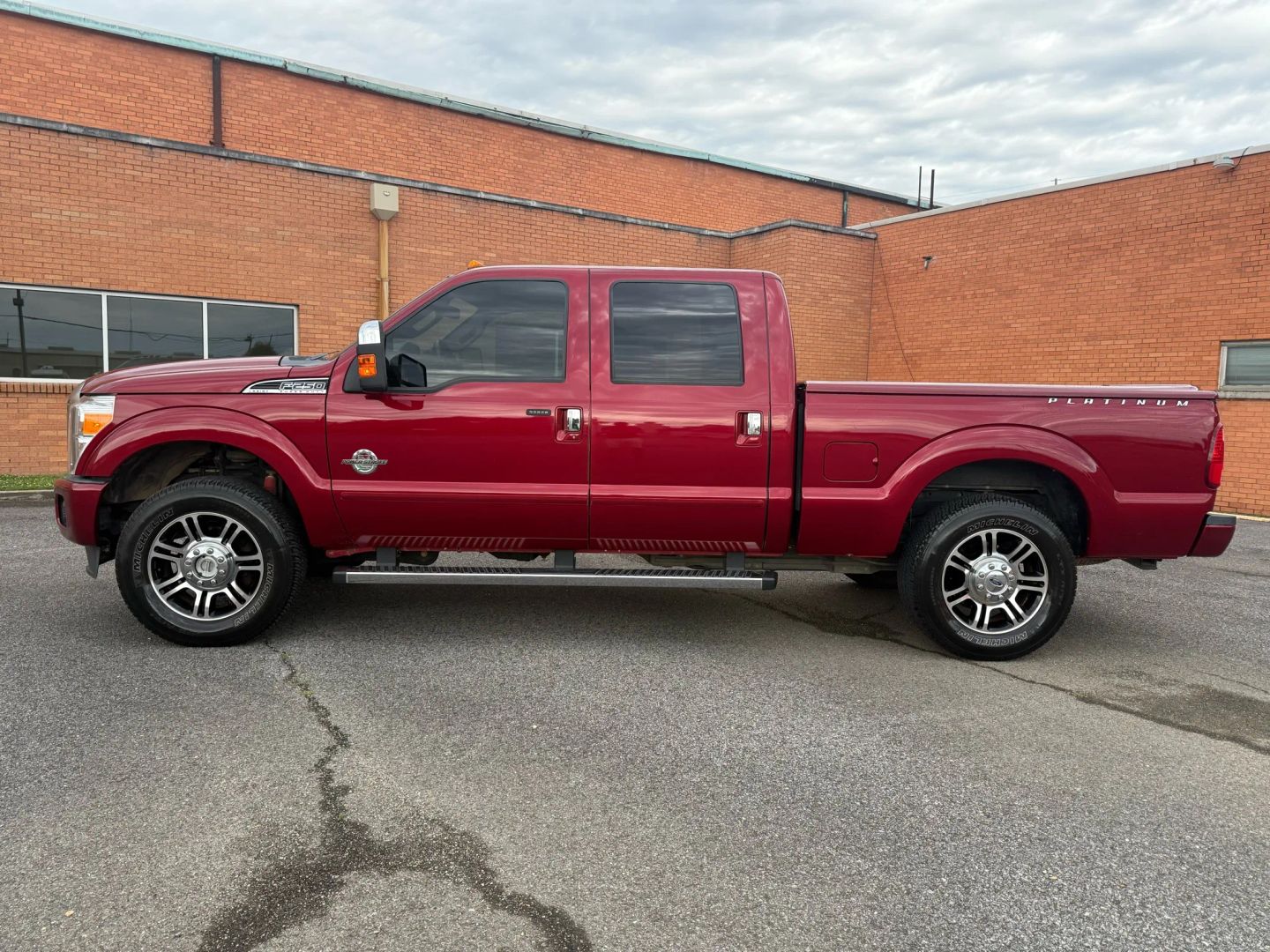 2015 Ford F250 Super Duty Crew Cab - Image 4
