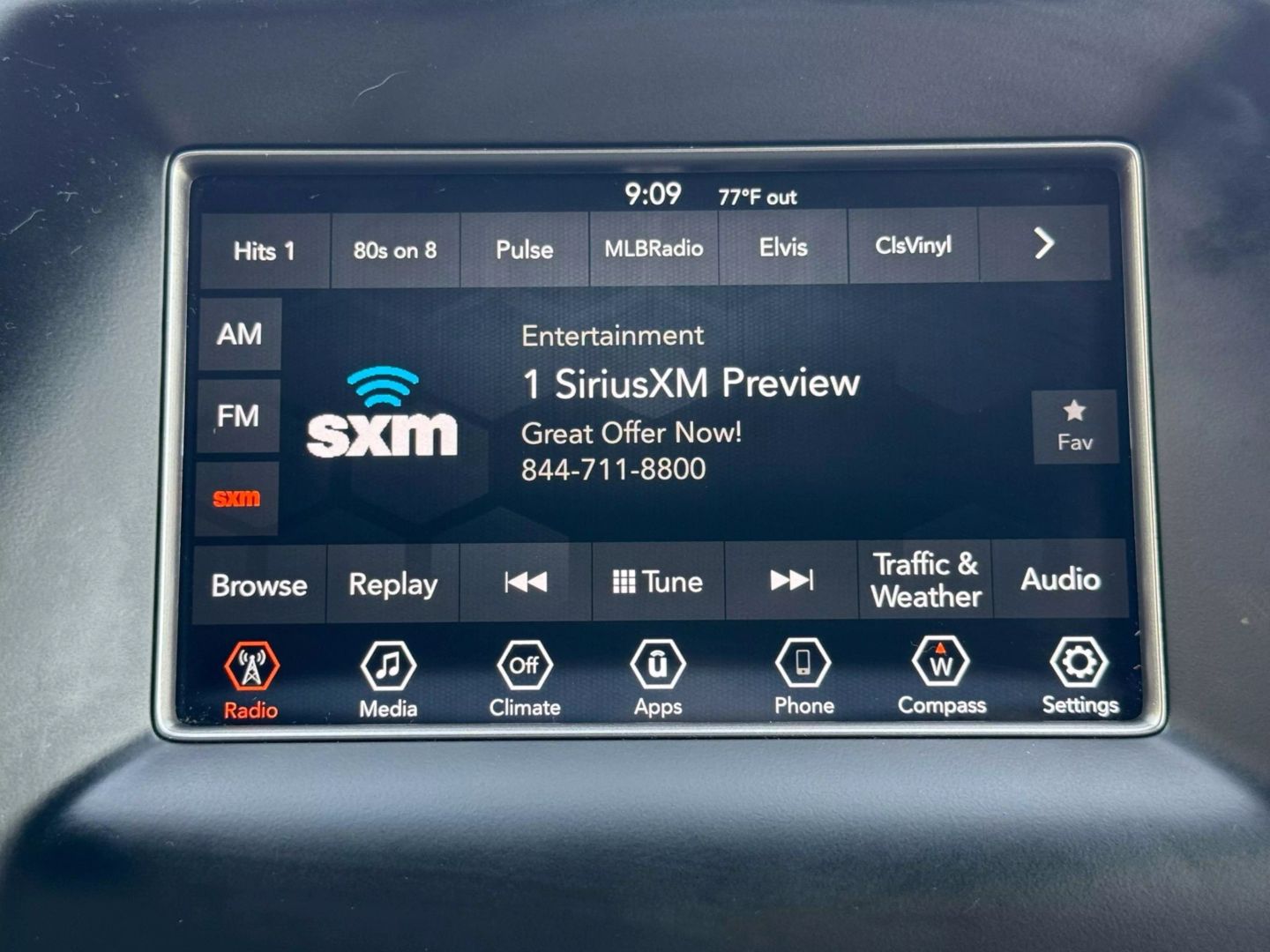 2018 Jeep Grand Cherokee - Image 31