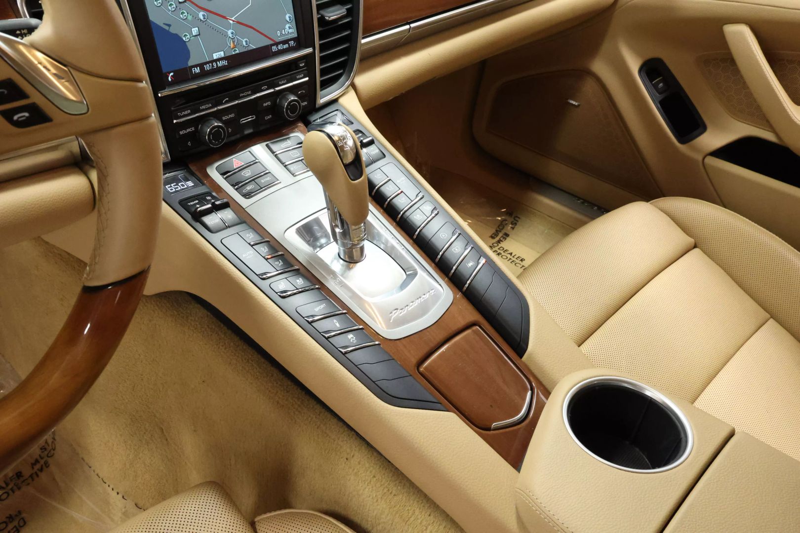 2014 Porsche Panamera - Image 42
