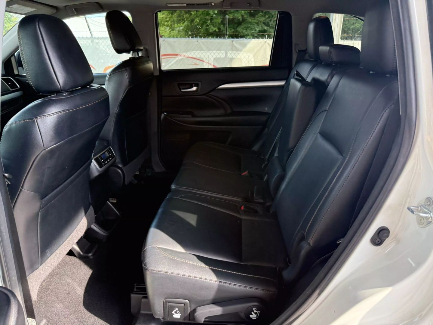 2018 Toyota Highlander - Image 18