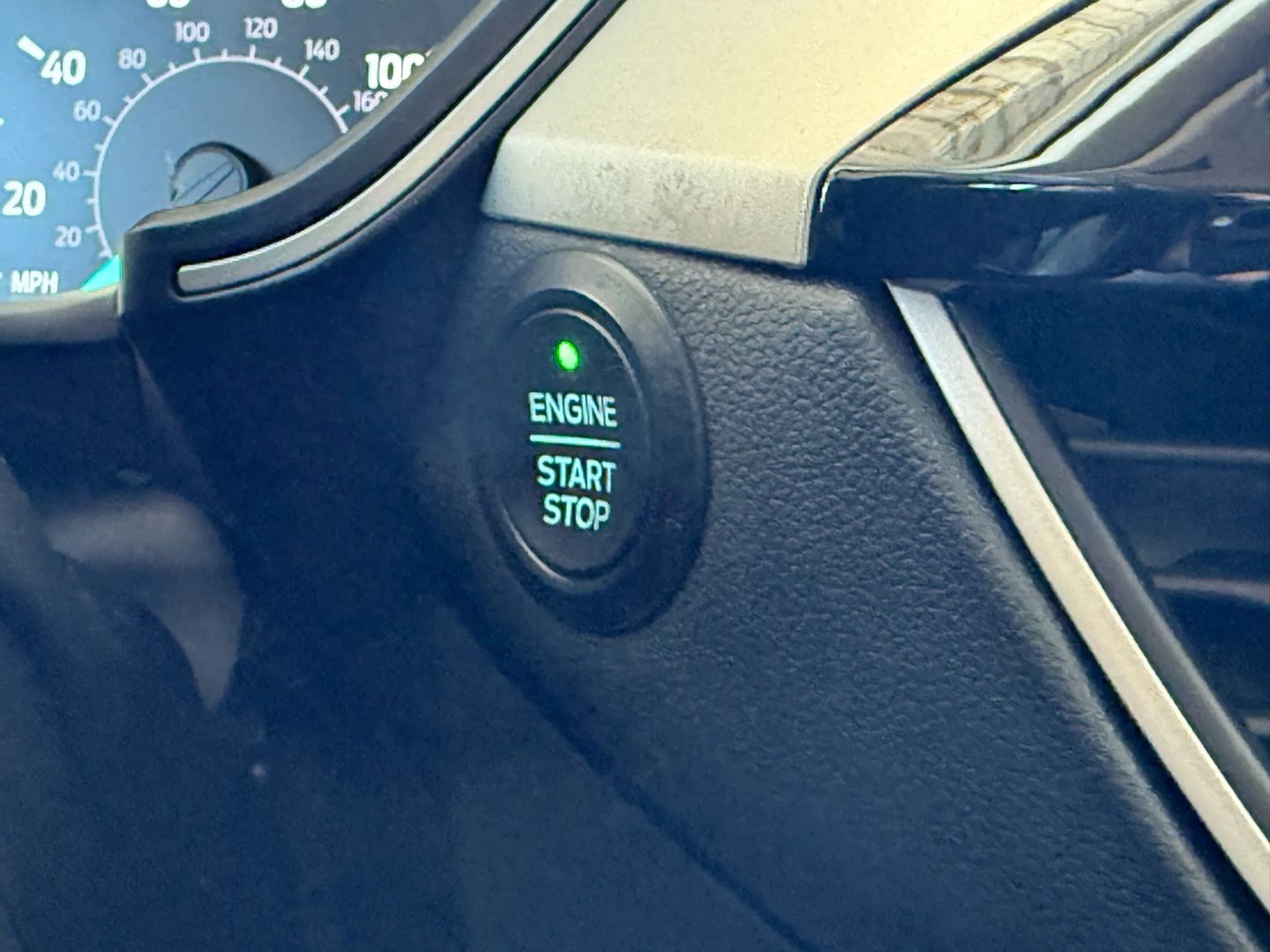 2020 Ford Escape - Image 37