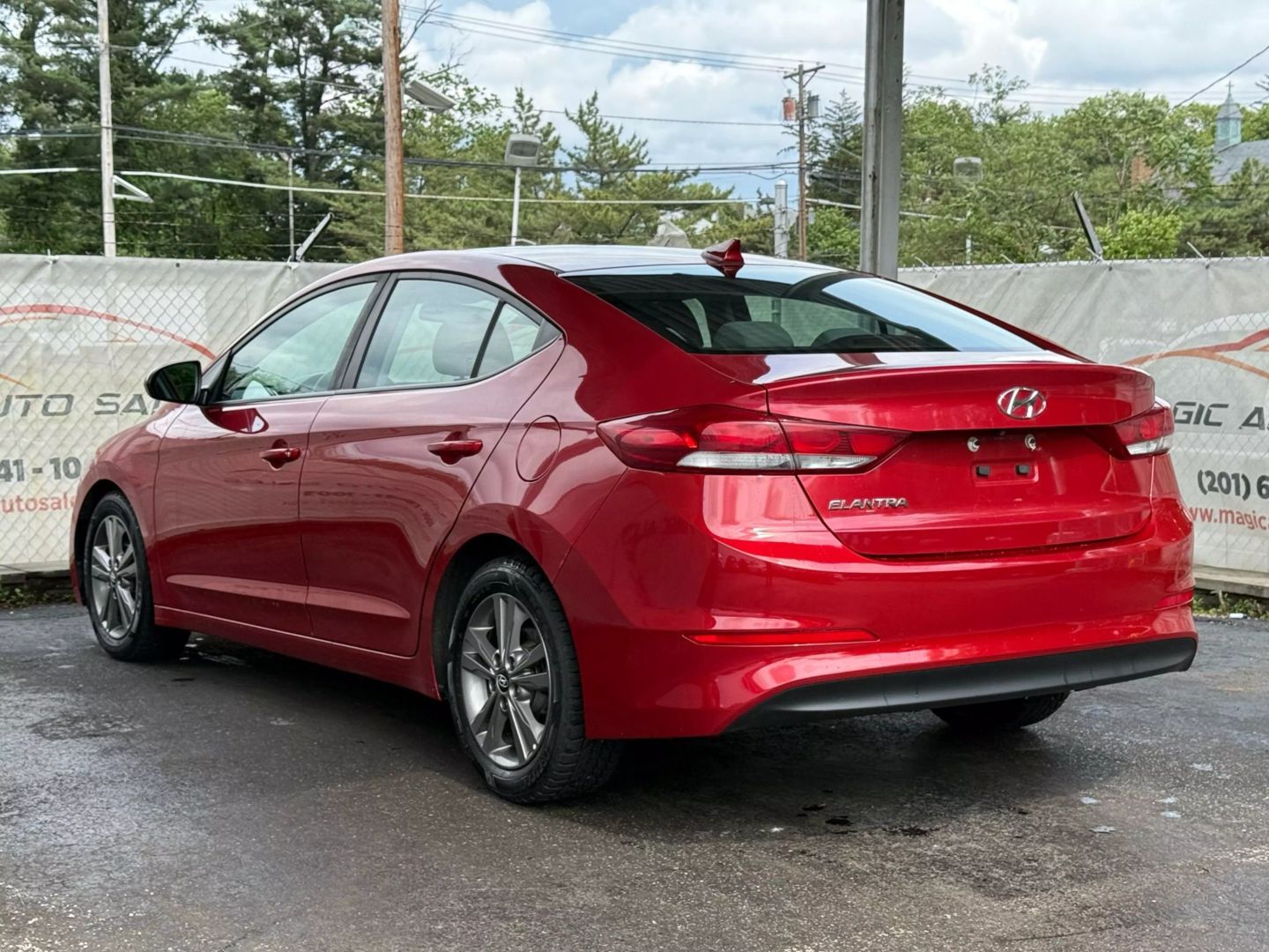 2018 Hyundai Elantra - Image 9