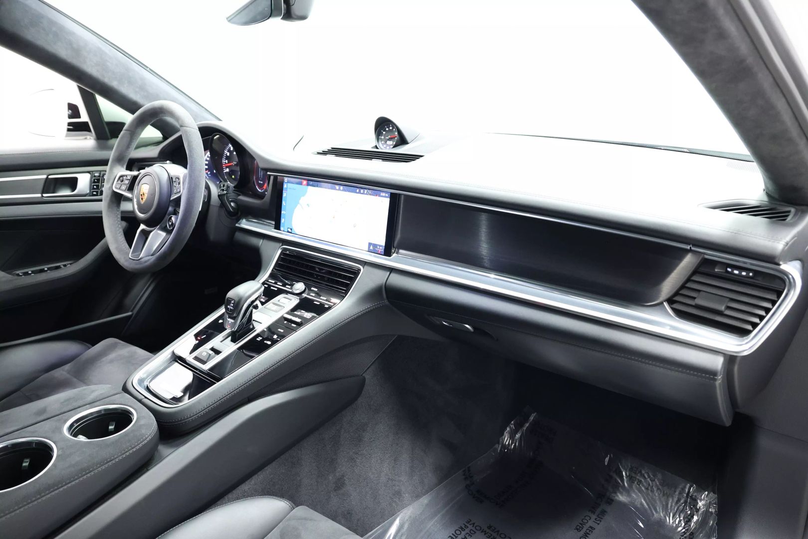 2020 Porsche Panamera - Image 104