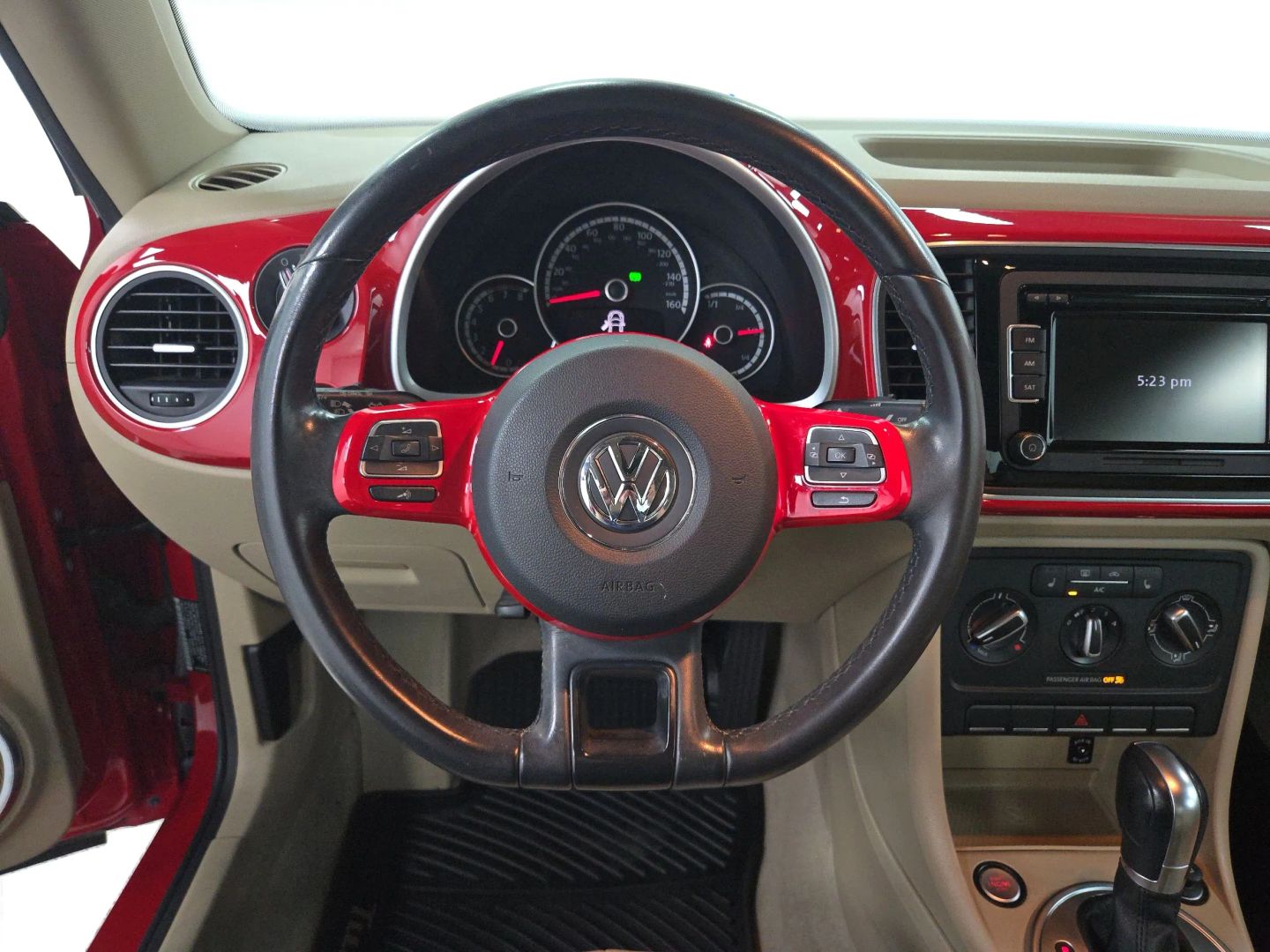 2015 Volkswagen Beetle - Image 16