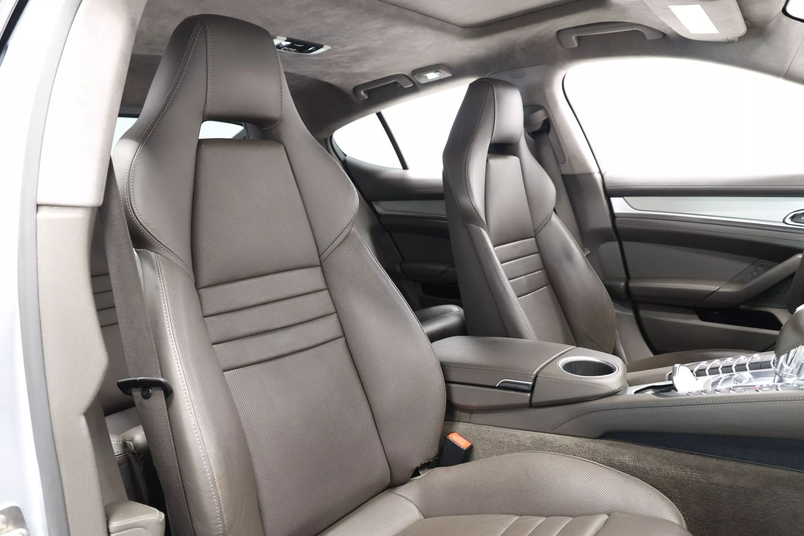 2014 Porsche Panamera - Image 106