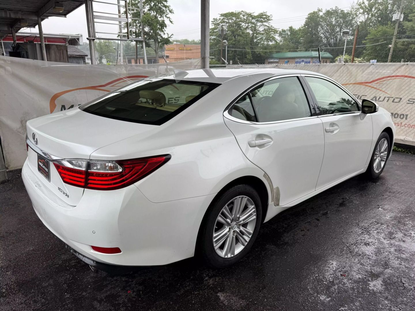 2015 Lexus Es - Image 13