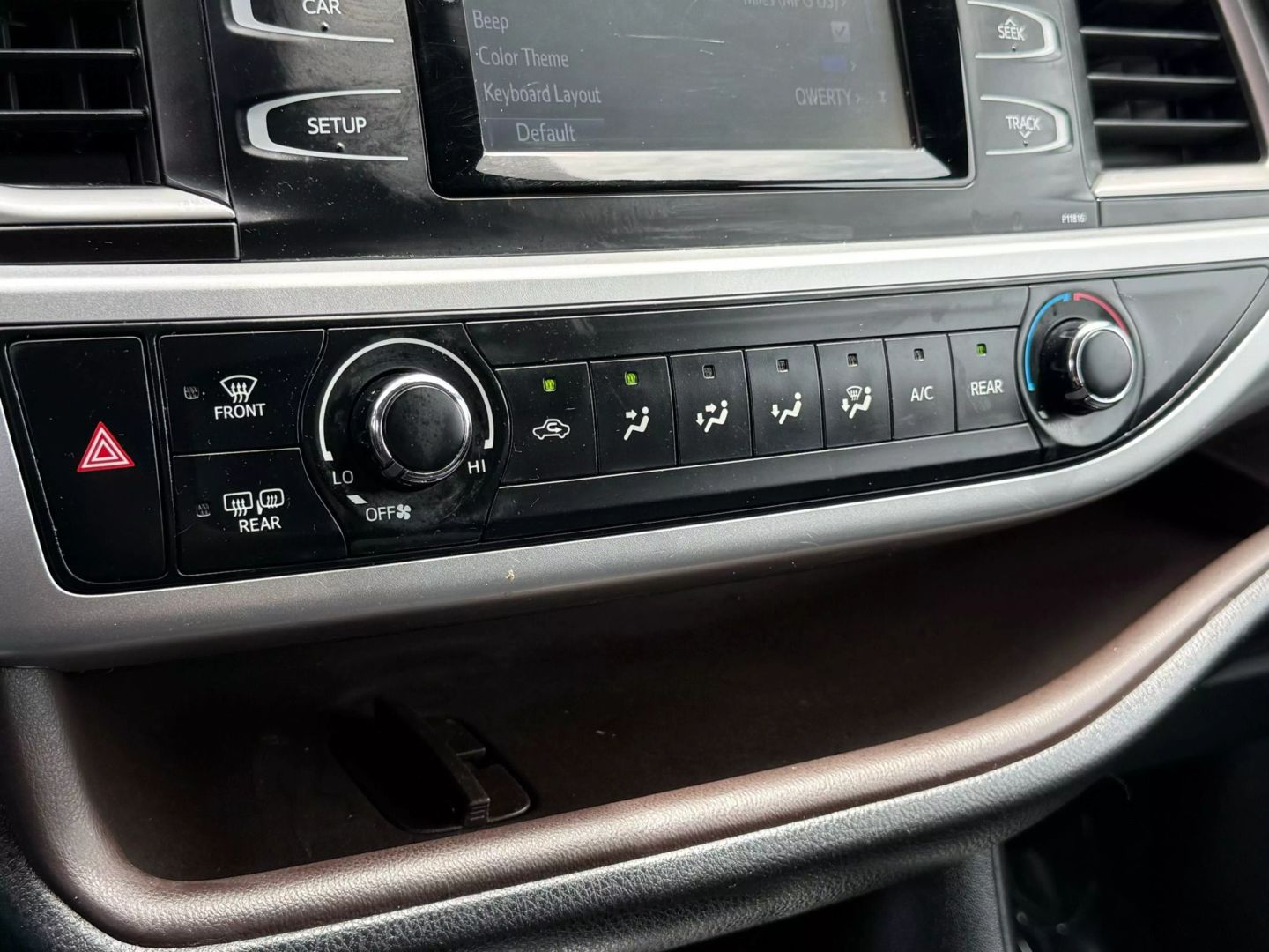 2019 Toyota Highlander - Image 28