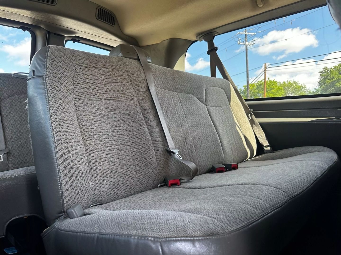 2014 Chevrolet Express 3500 Passenger - Image 19