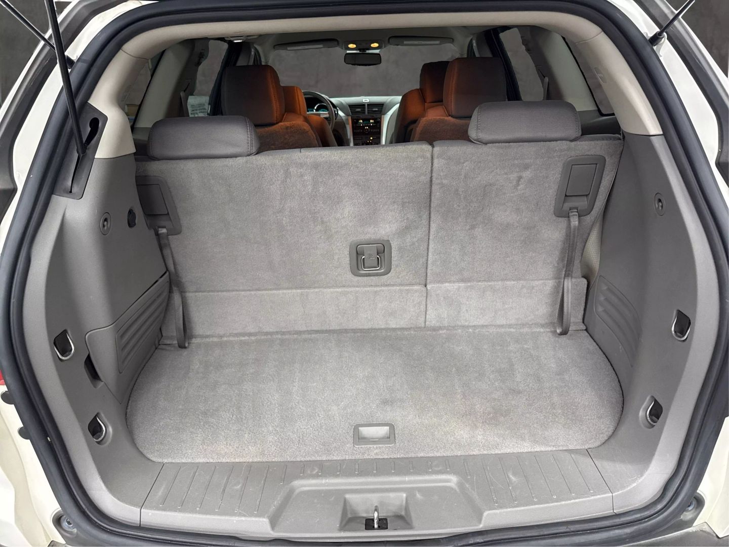 2011 Chevrolet Traverse - Image 10