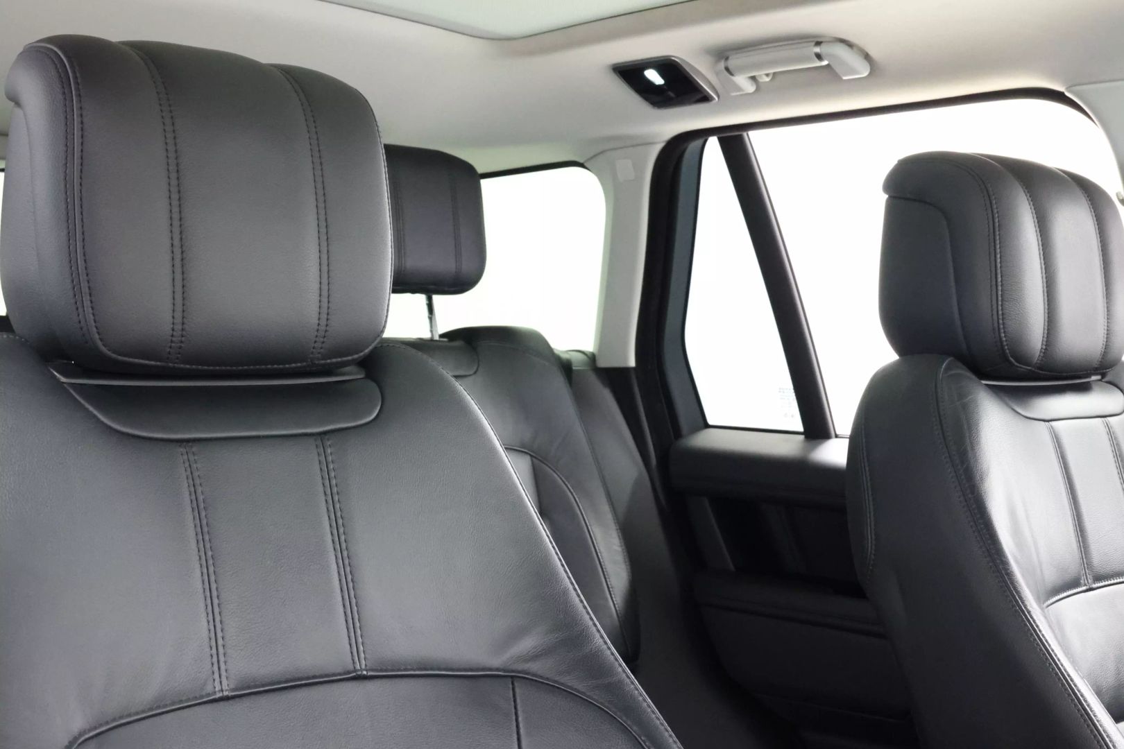 2018 Land Rover Range Rover - Image 96