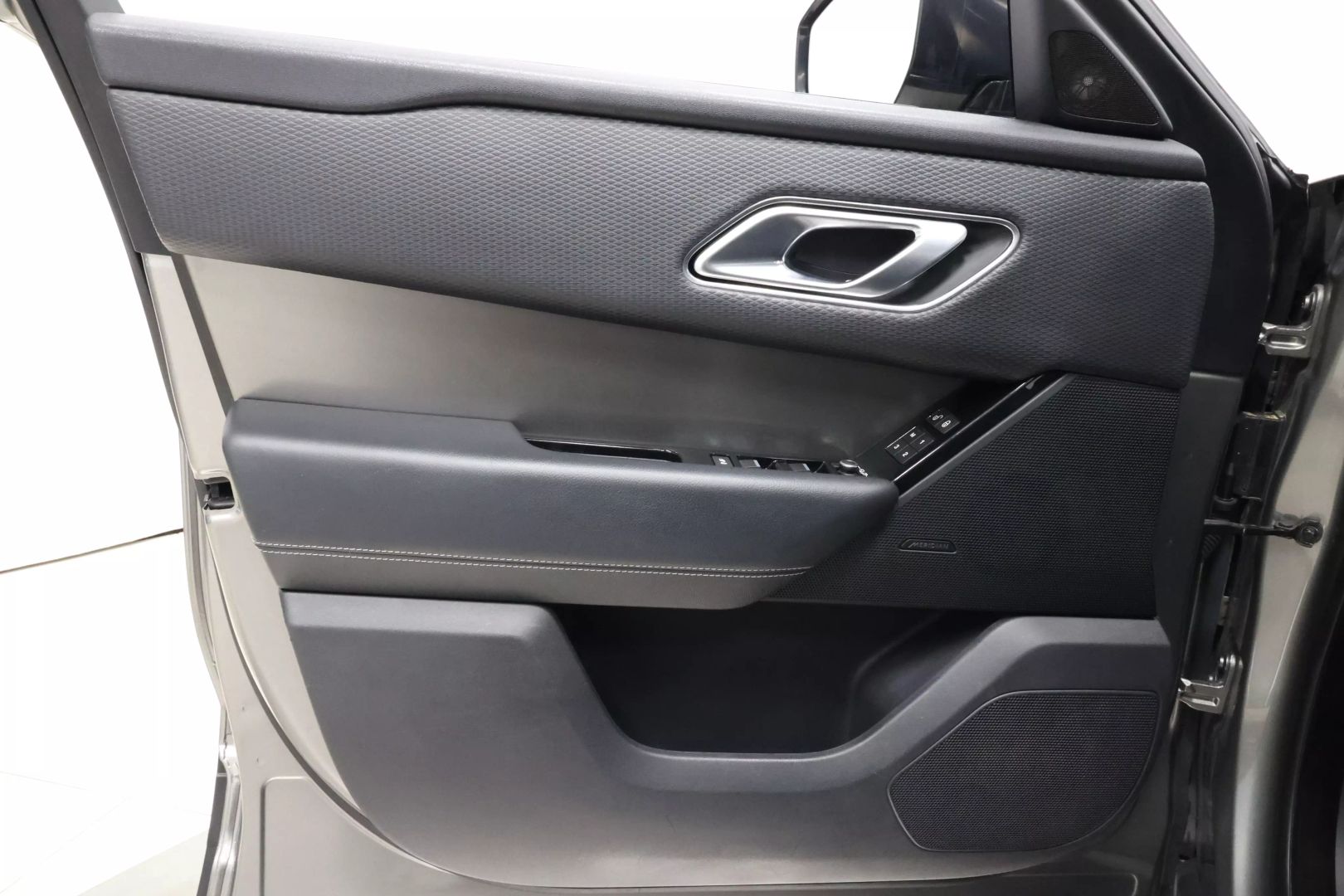2019 Land Rover Range Rover Velar - Image 9