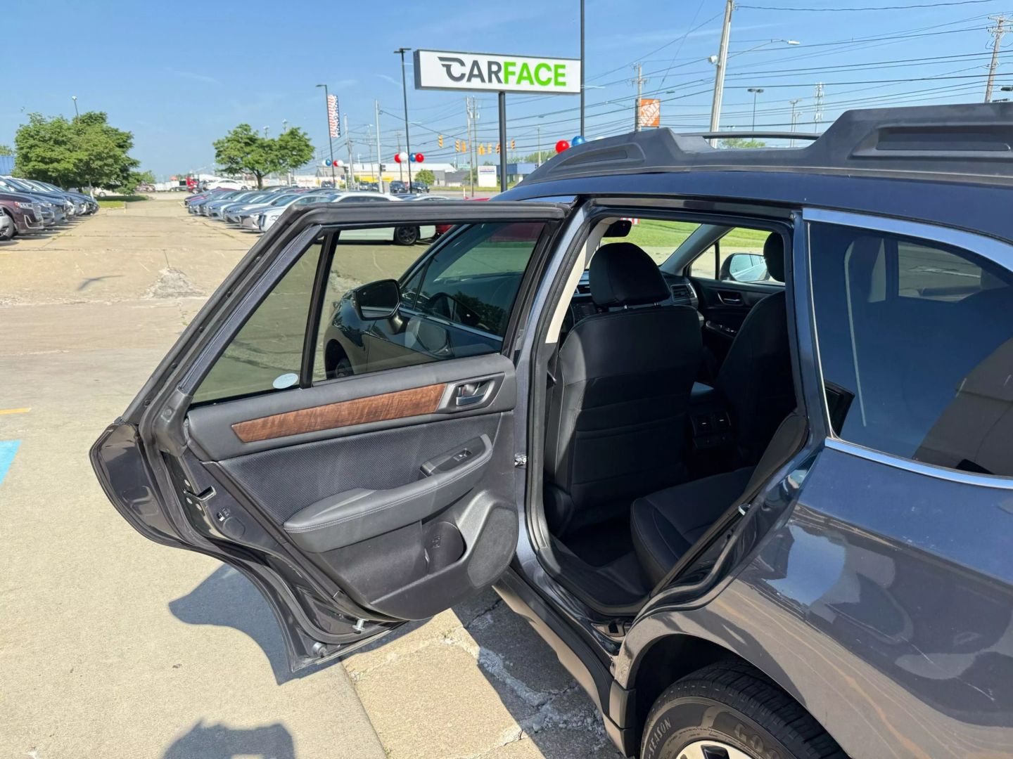 2017 Subaru Outback - Image 22