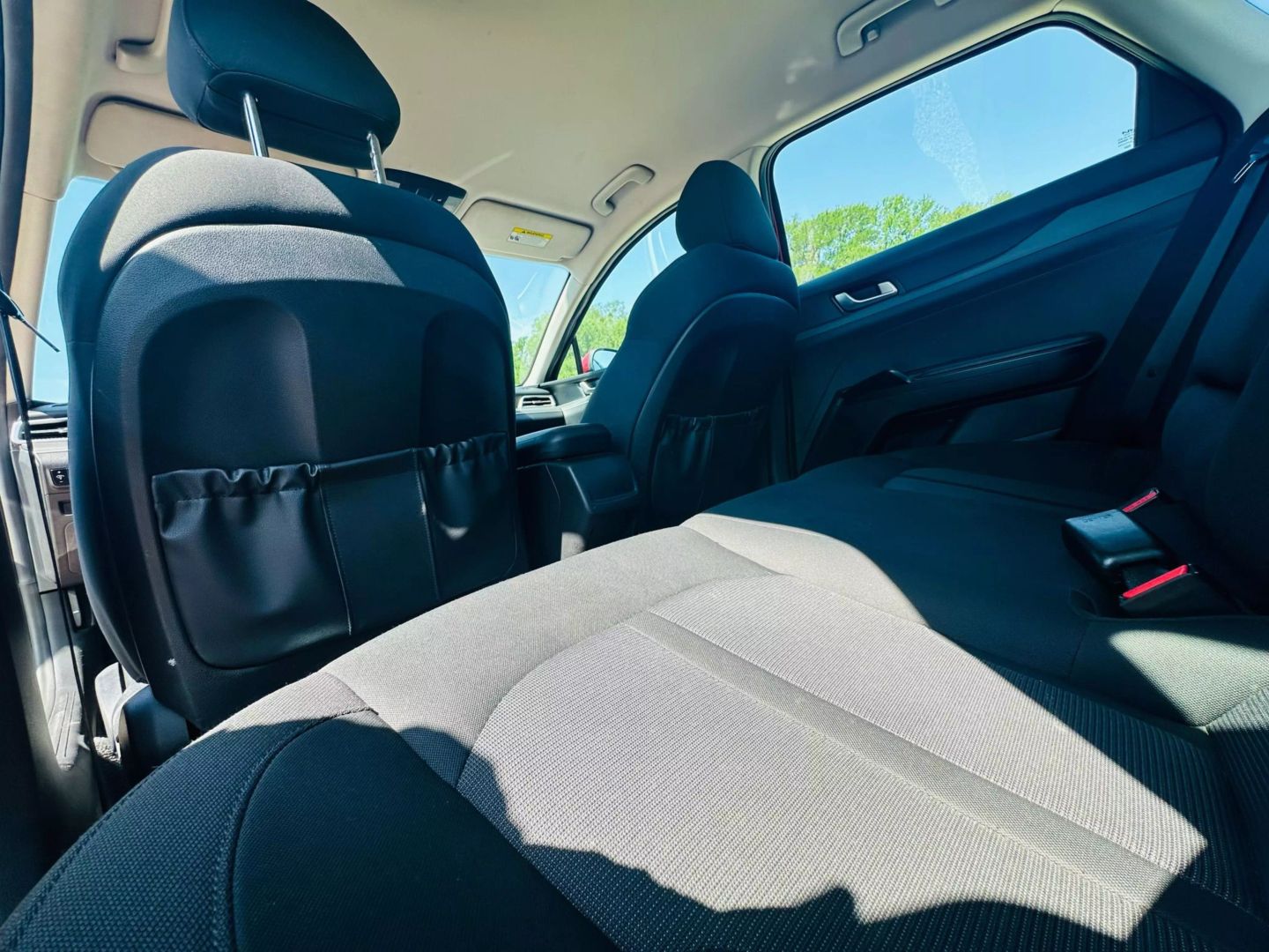 2022 Kia K5 - Image 17