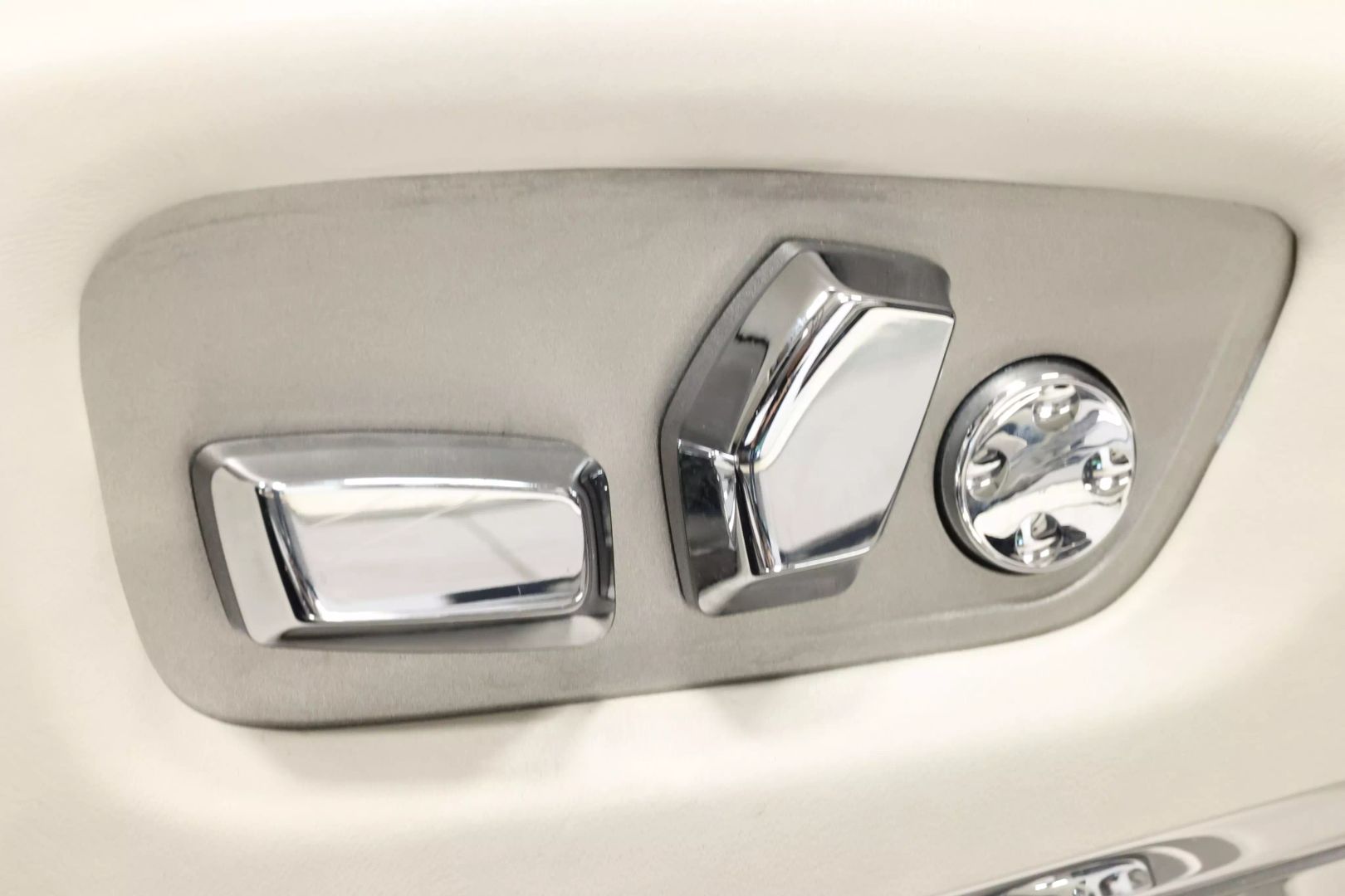 2014 Rolls-royce Wraith - Image 14