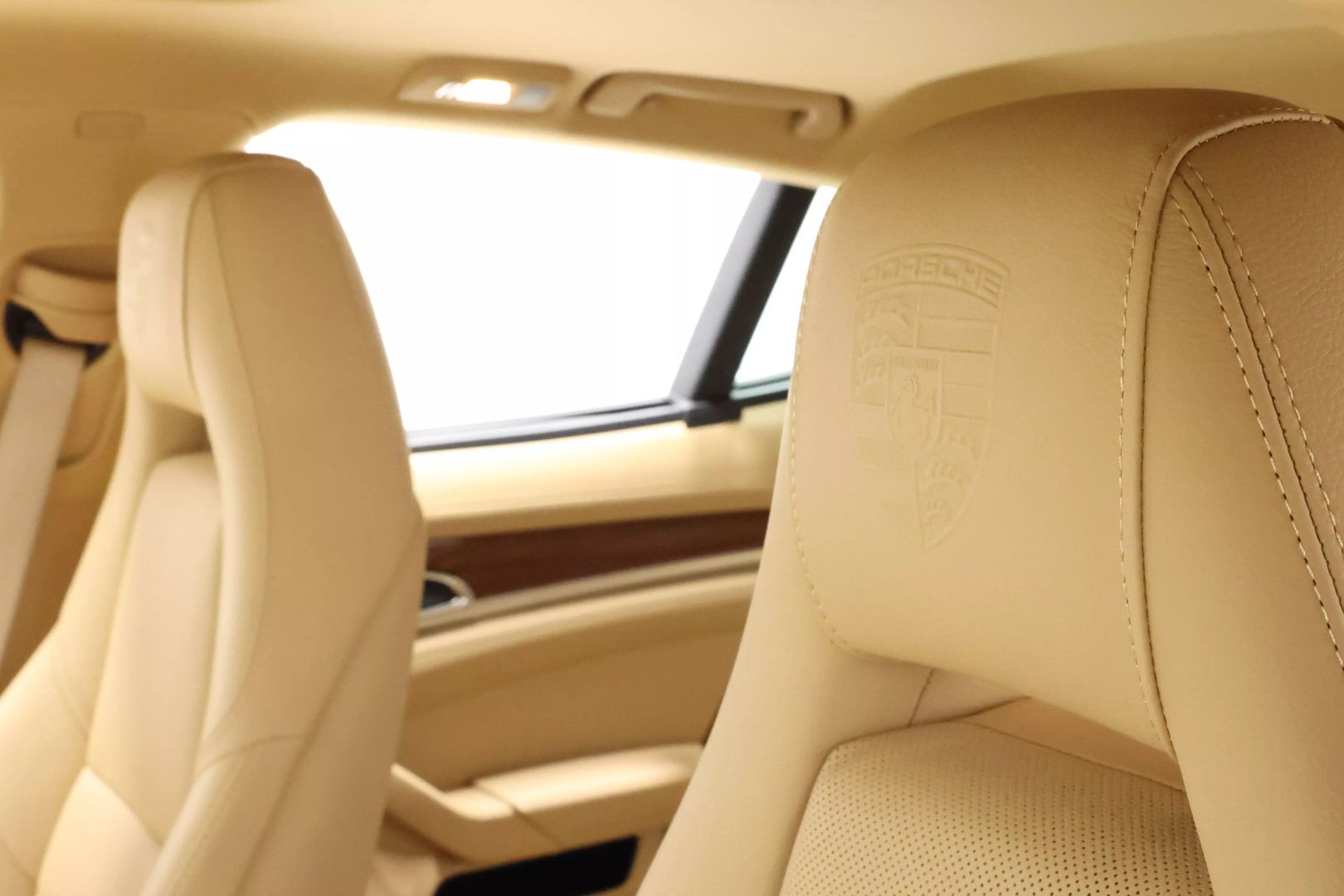 2014 Porsche Panamera - Image 19