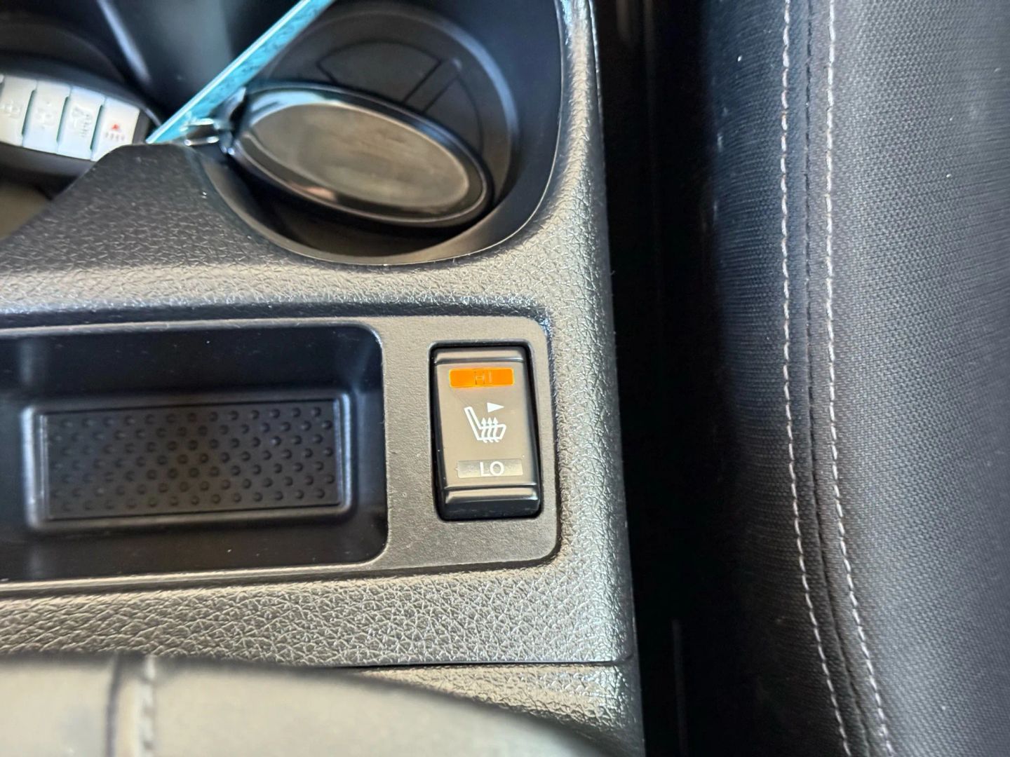 2017 Nissan Rogue - Image 31