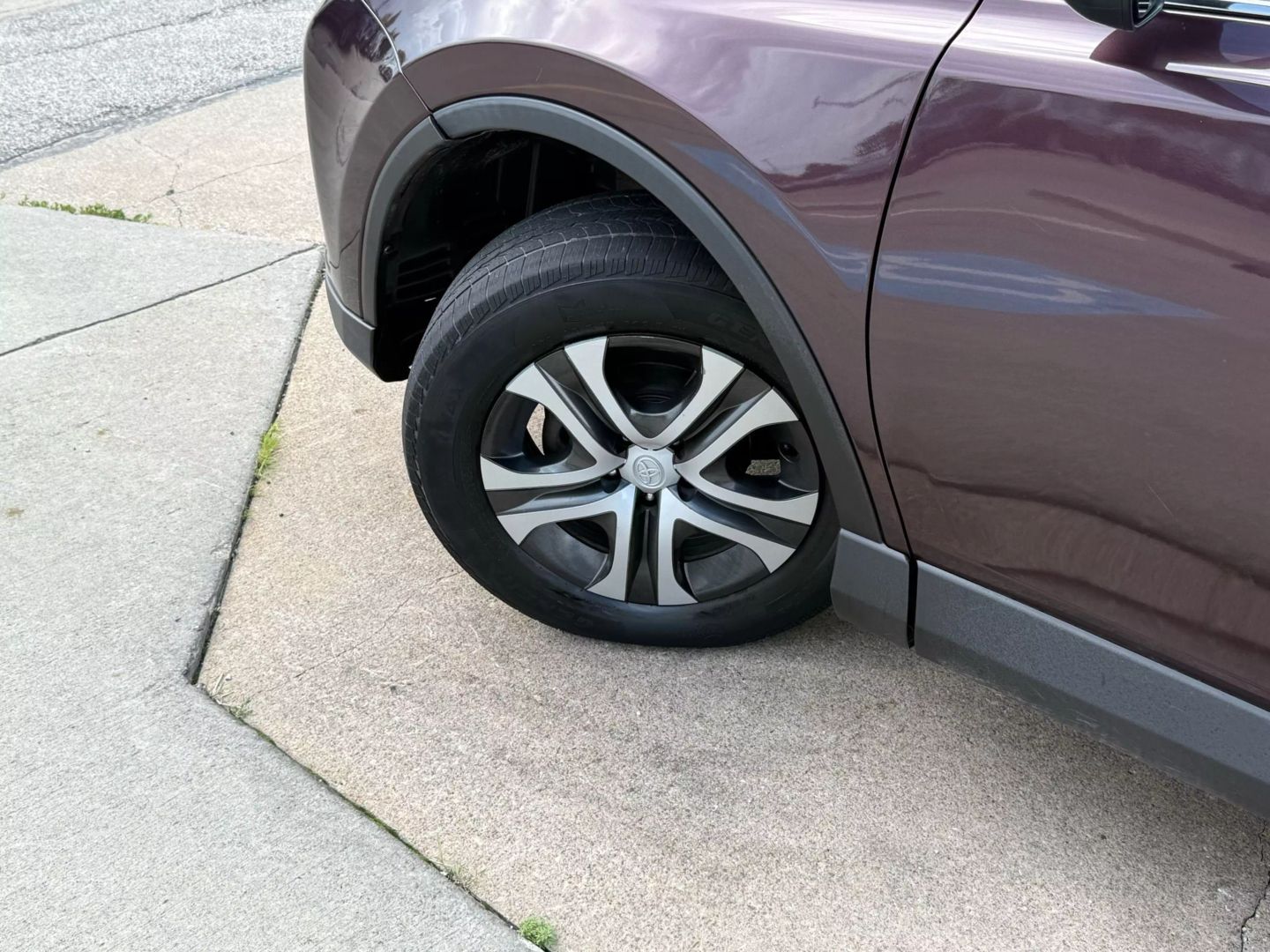 2017 Toyota Rav4 - Image 36