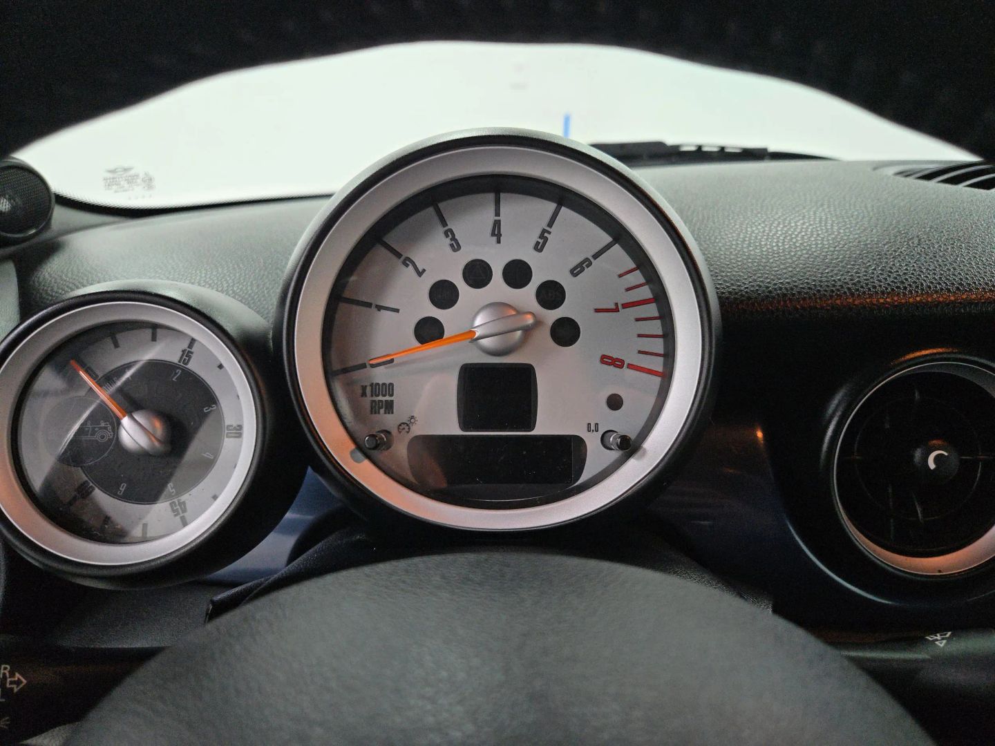 2010 Mini Convertible - Image 15