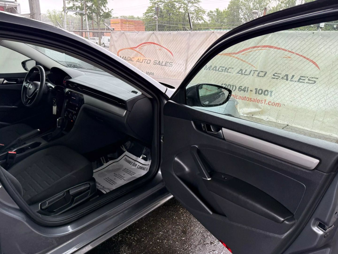 2021 Volkswagen Passat - Image 22