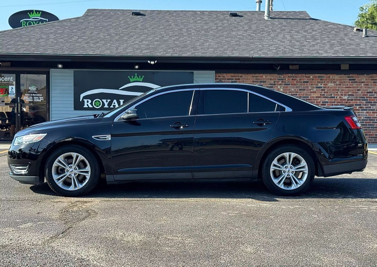 2016 Ford Taurus - Image 8