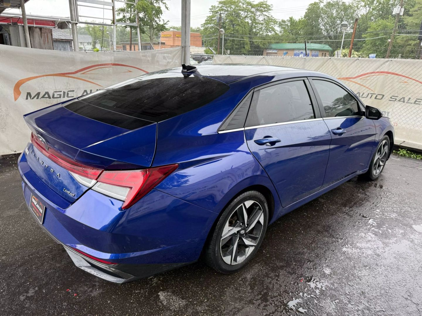 2021 Hyundai Elantra - Image 12