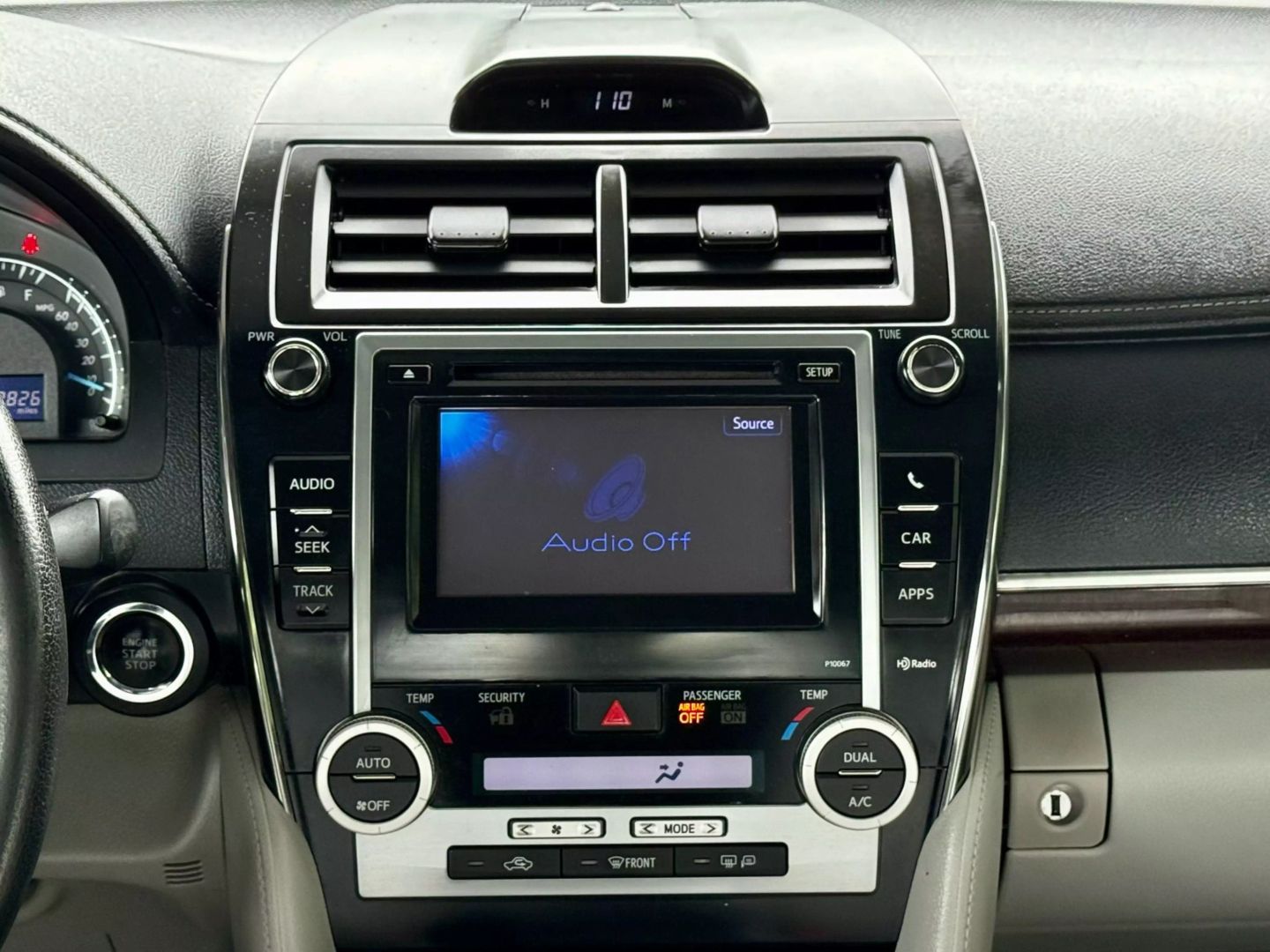 2012 Toyota Camry - Image 28