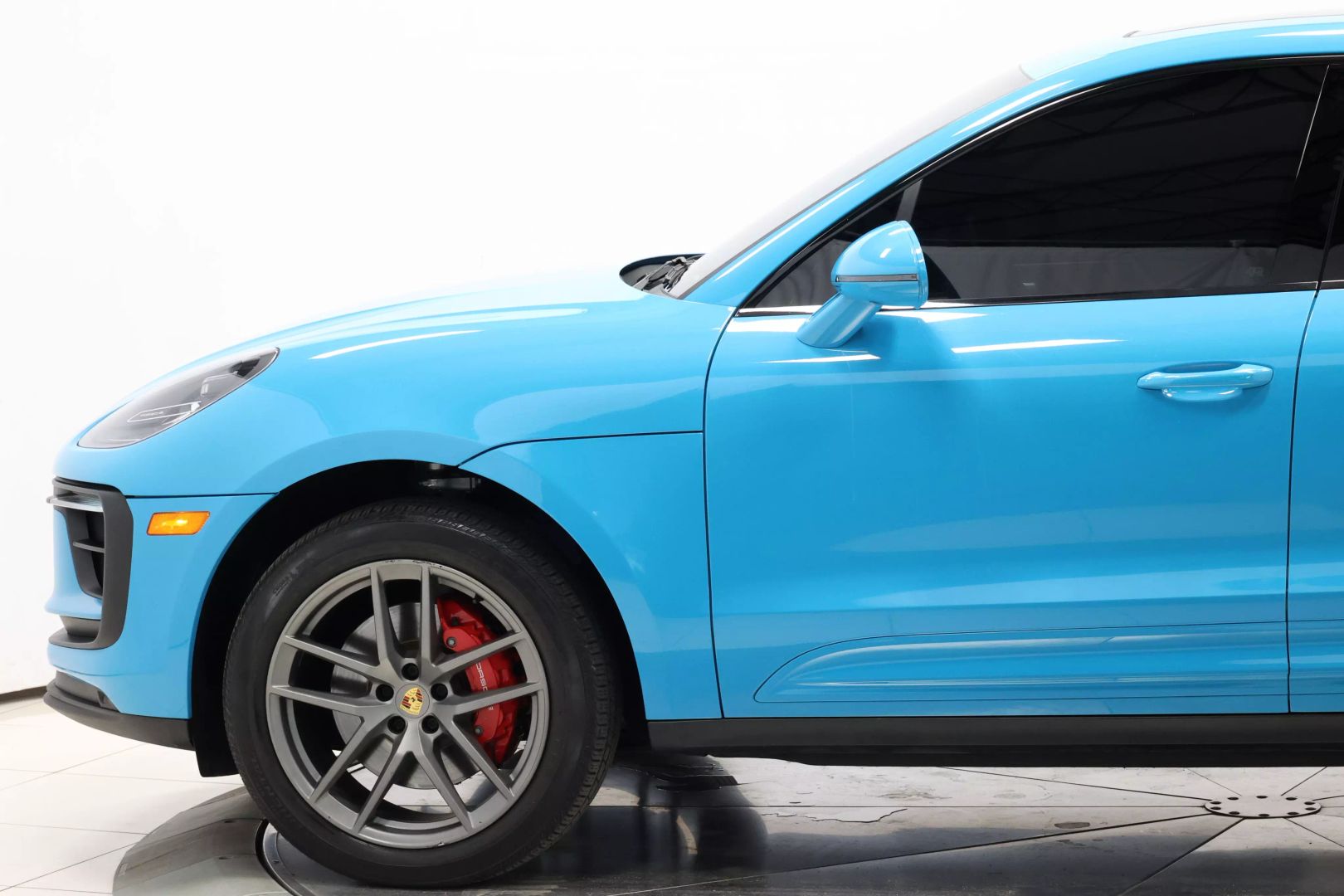 2022 Porsche Macan - Image 7