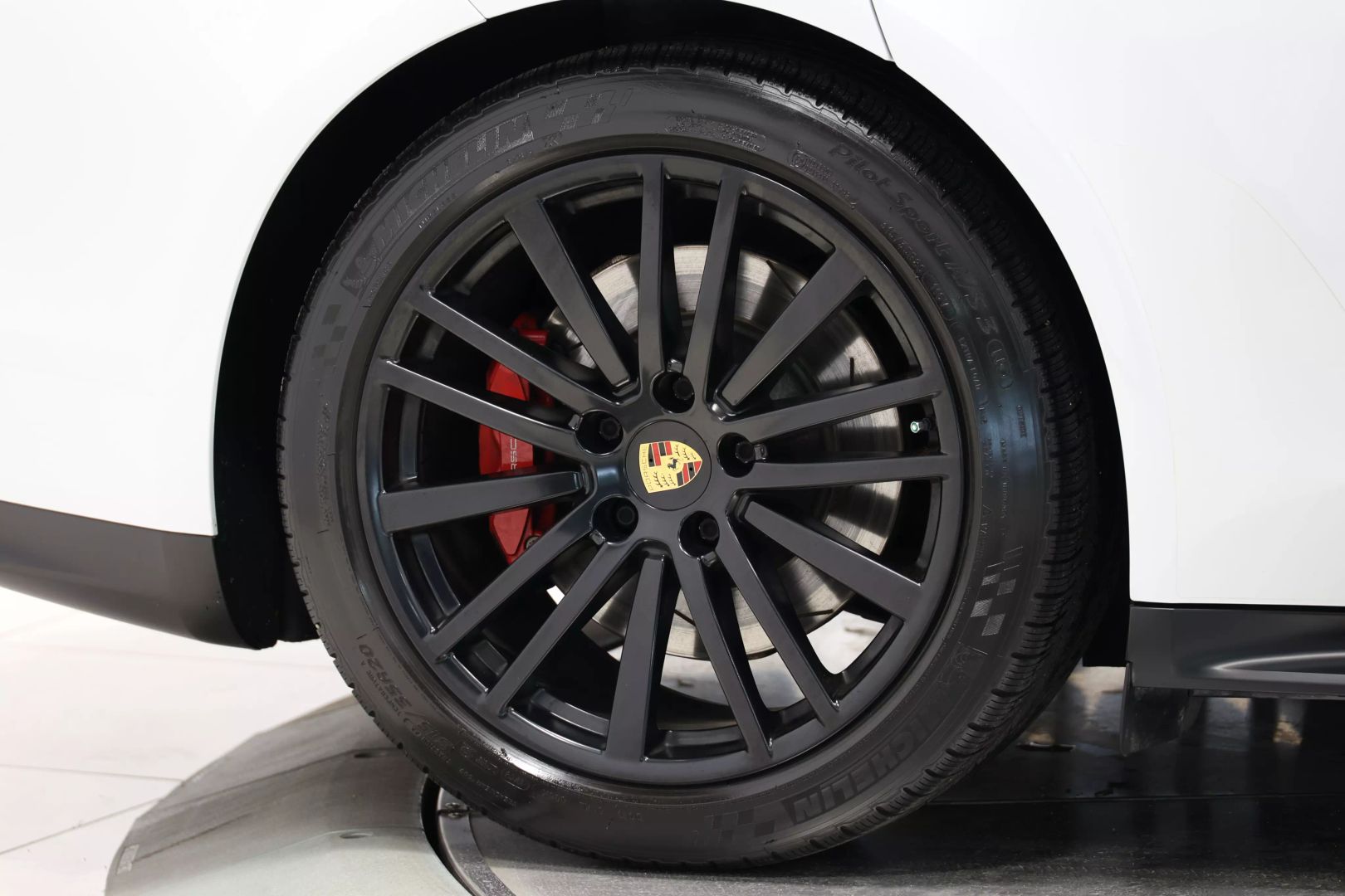 2020 Porsche Panamera - Image 117