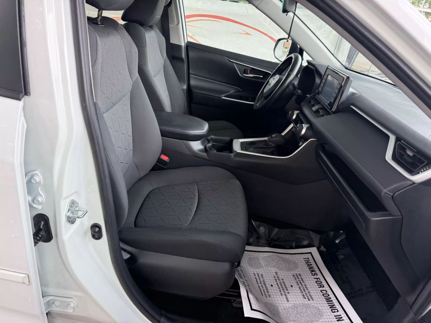 2020 Toyota Rav4 - Image 25