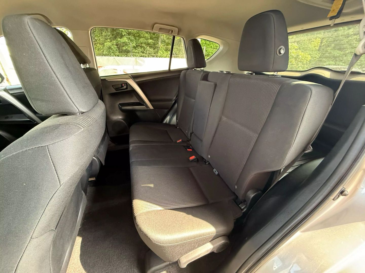 2018 Toyota Rav4 - Image 19