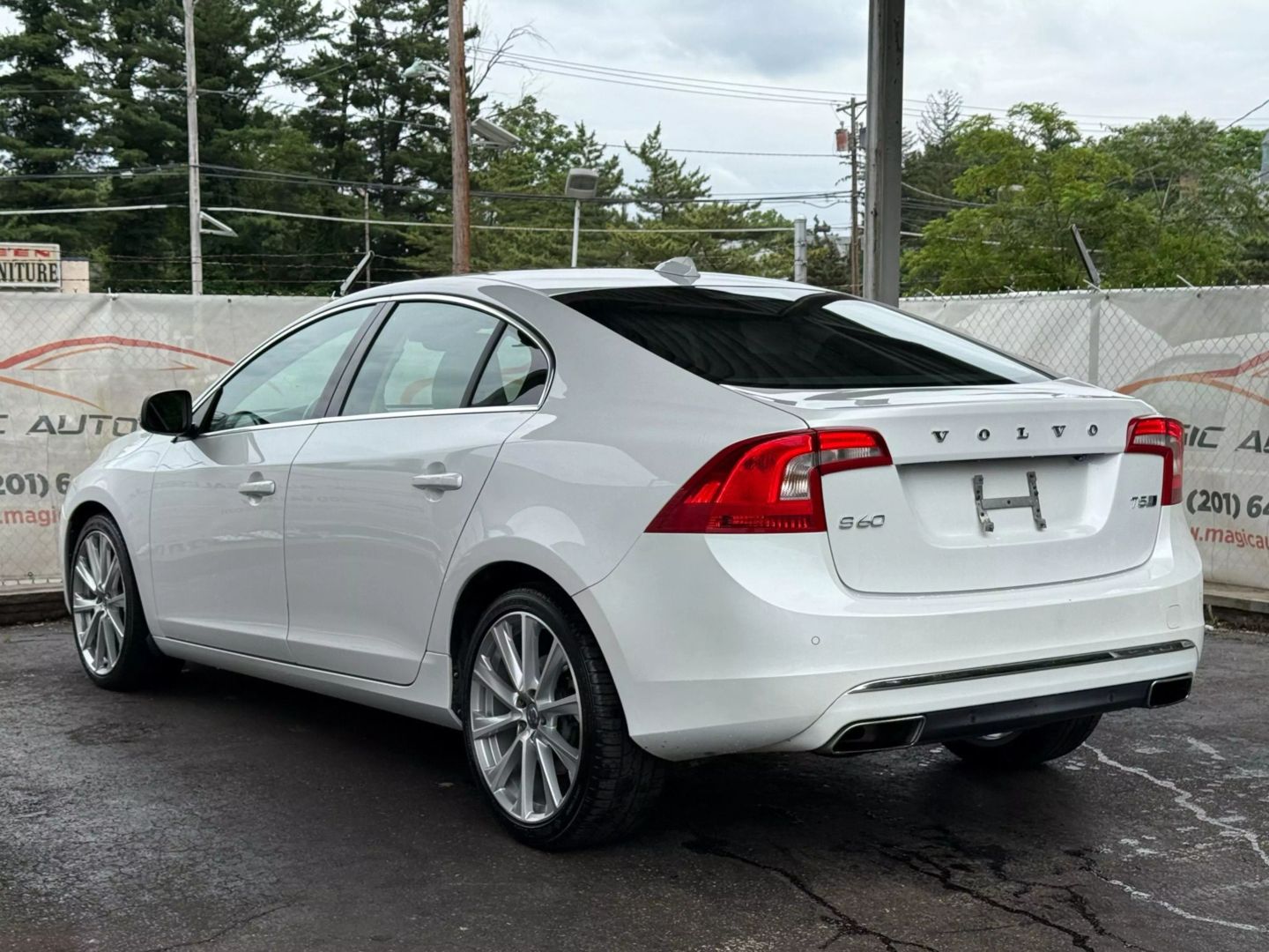 2018 Volvo S60 - Image 9