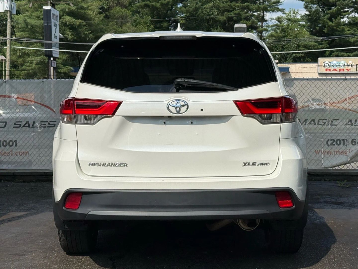 2018 Toyota Highlander - Image 10